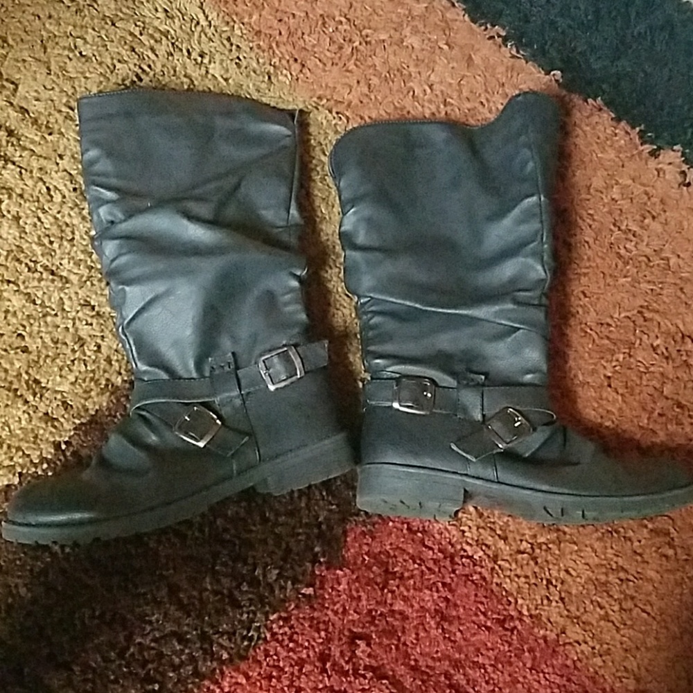 Black zipper up boots size 6 women's